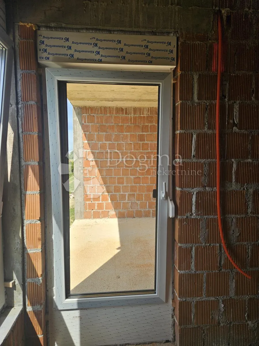 dvoetažni stan pred završetkom - slika 12