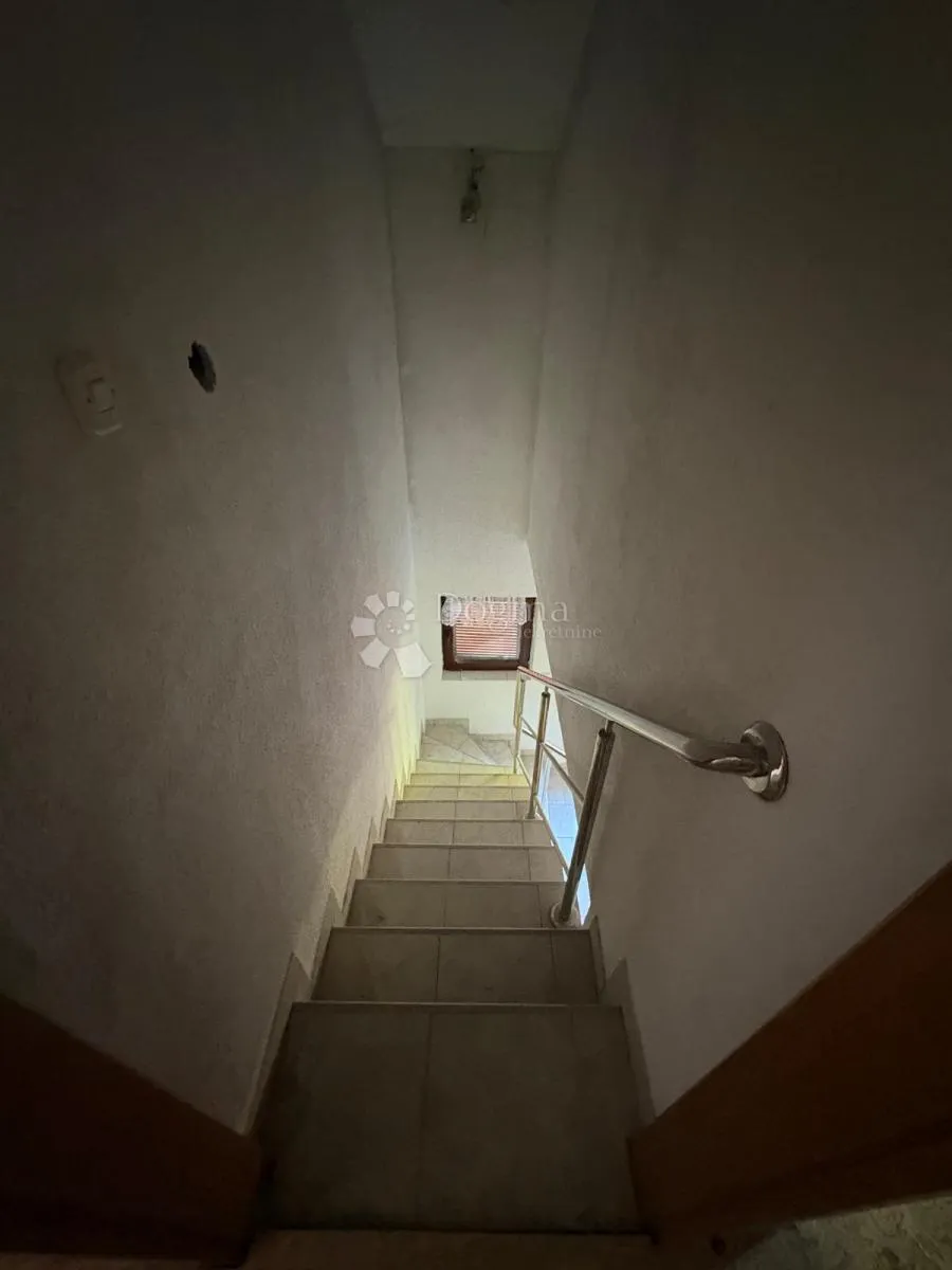 prostrana katnica u retfali – 291 m² s dvorištem - slika 5
