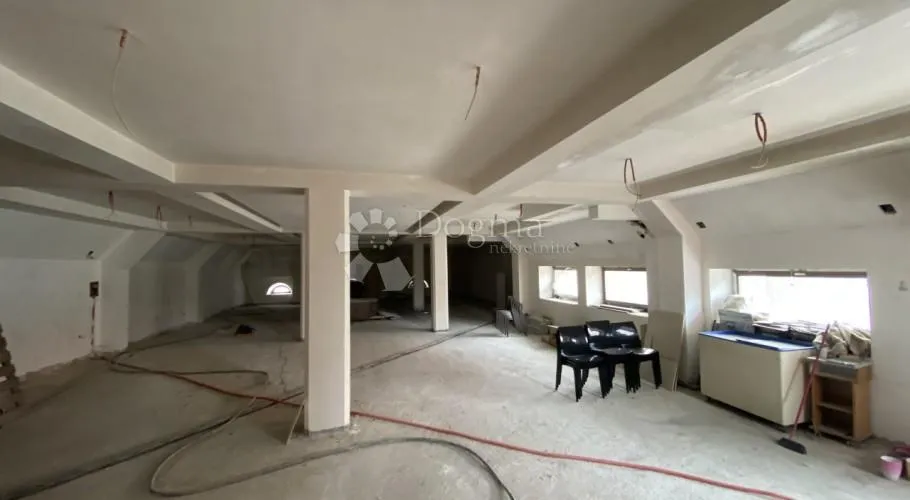 prestižna lokacija u samom centru siska - 280m² - slika 2