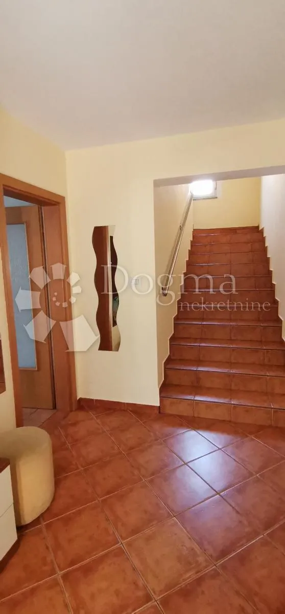 kuća za odmor s bazenom - slika 15