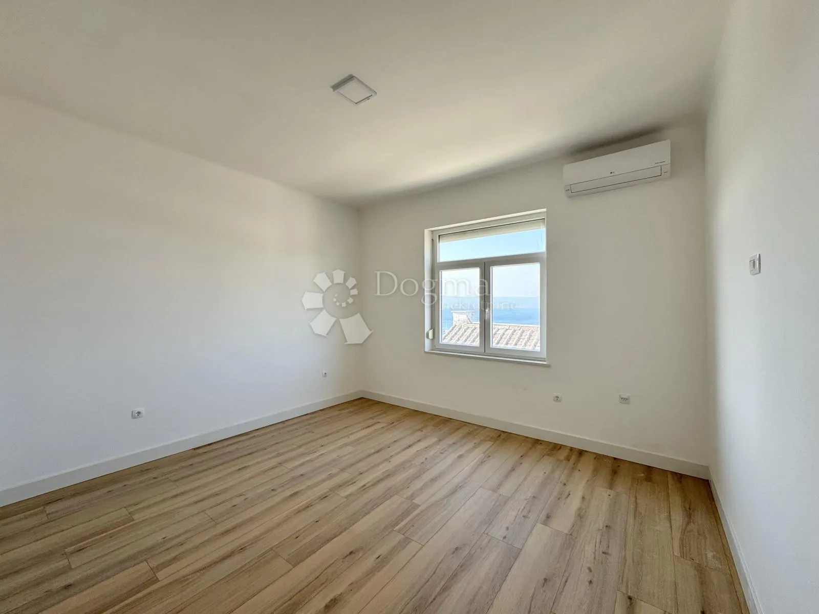novi vinodolski - adaptiran stan 57 m² - pogled na more - slika 6