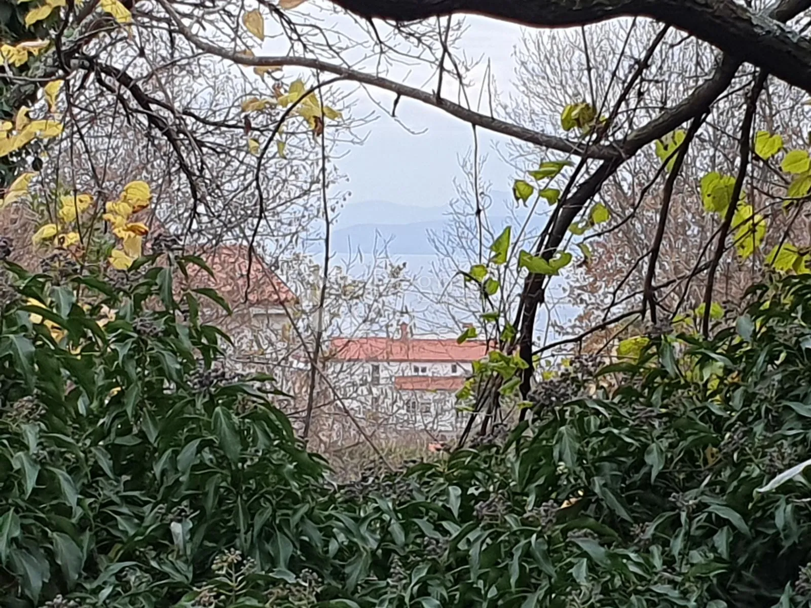 građevinski teren trinajstići - odlična lokacija - slika 5