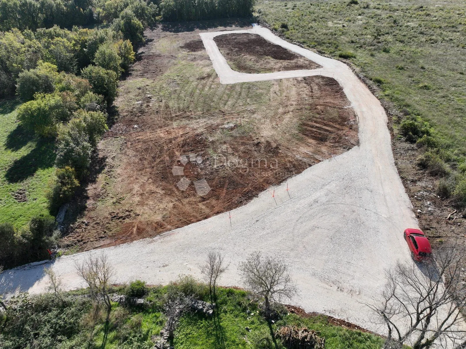 građevinsko zemljište na kraju mirnog sela - slika 4