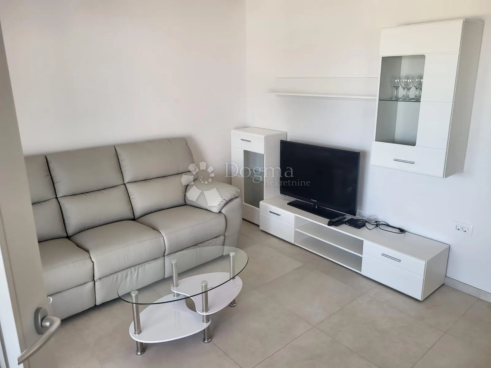 sofisticirana kuća - novogradnja s tri kategorizirana apartmana - slika 4