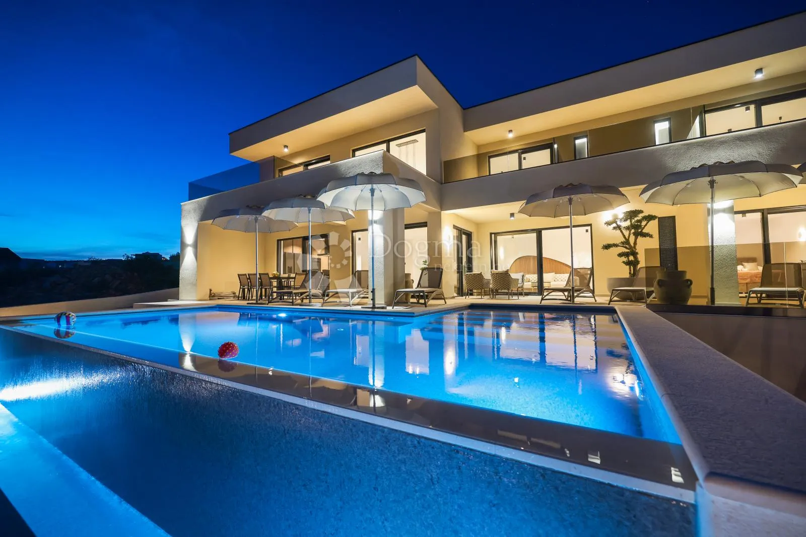 villa s bazenom- maslenica - slika 20