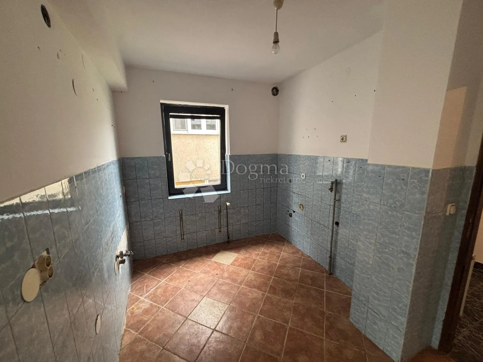 mikulići – odlična investicija, kuća 283 m² s velikim potencijalom - slika 17