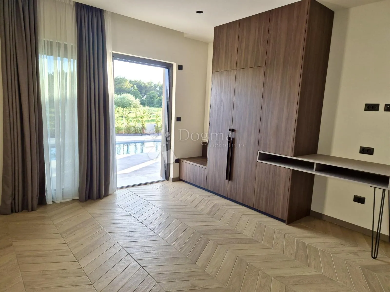 vila u blizini rovinja sa imanjem - slika 30