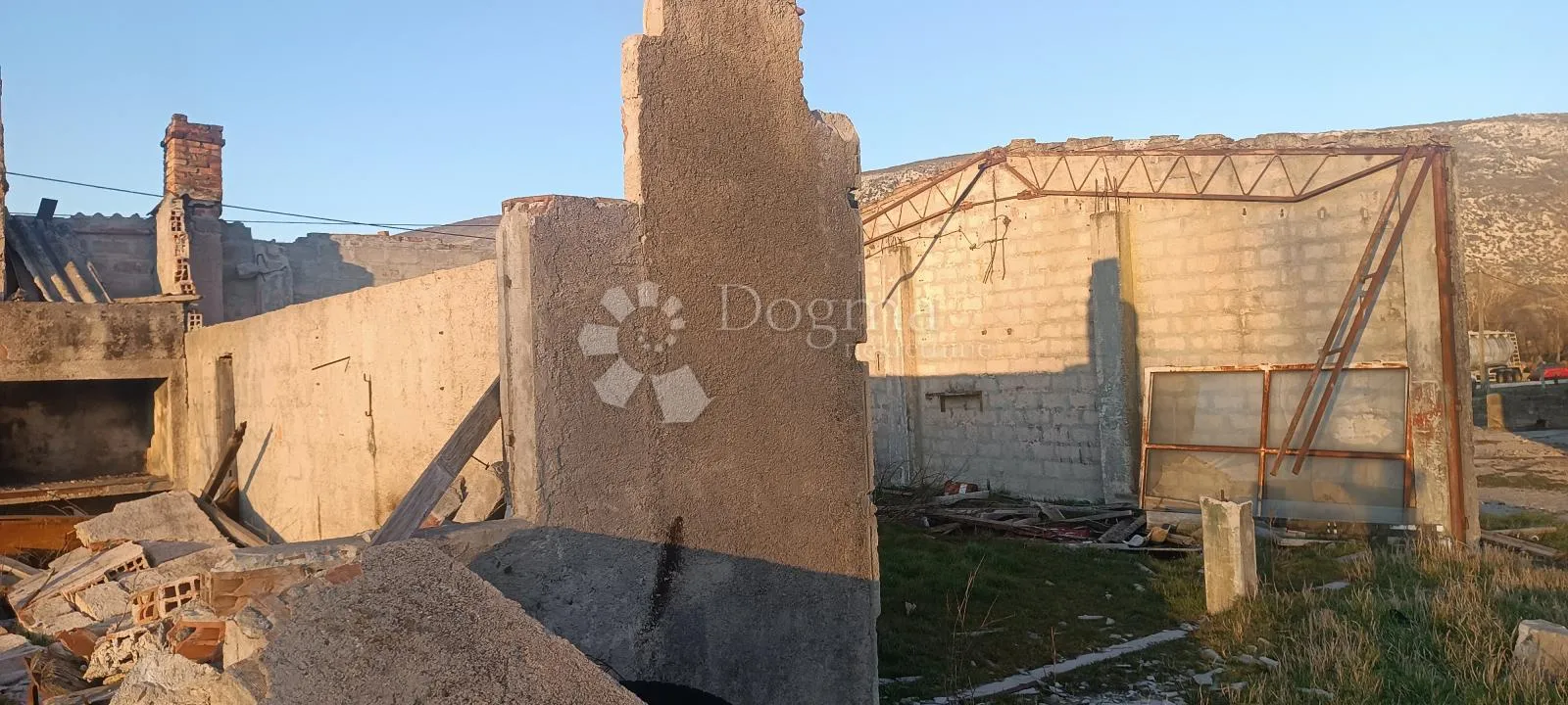 prostrani poslovni kompleks u okolici kršana - slika 5