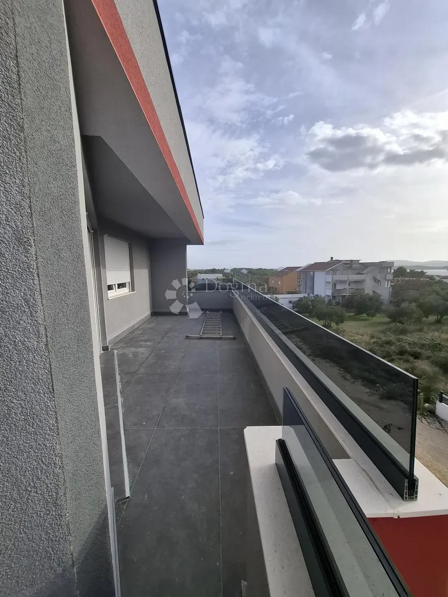 mediteranski san sa krovnom terasom - slika 10