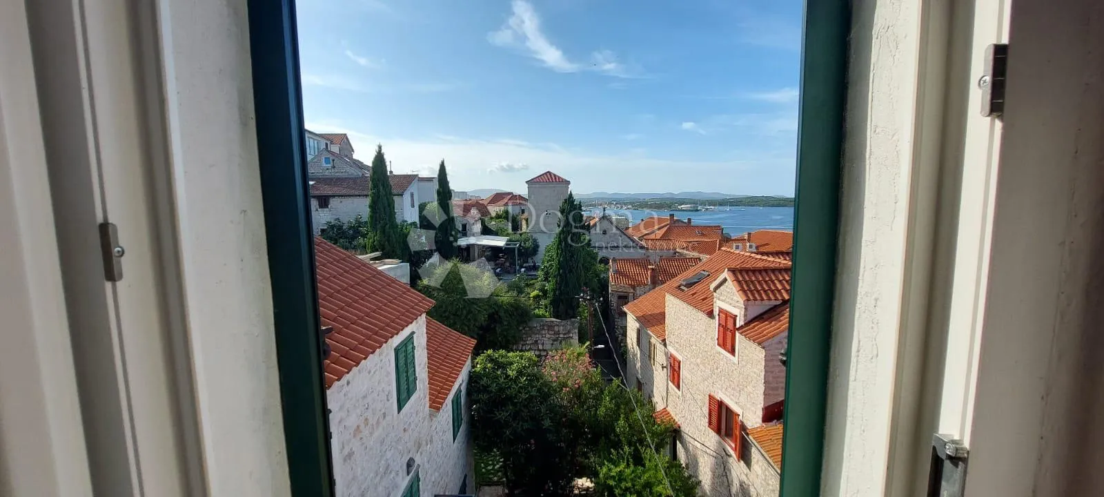 lijepa kamena kuća s pogledom na šibenski zaljev - slika 23