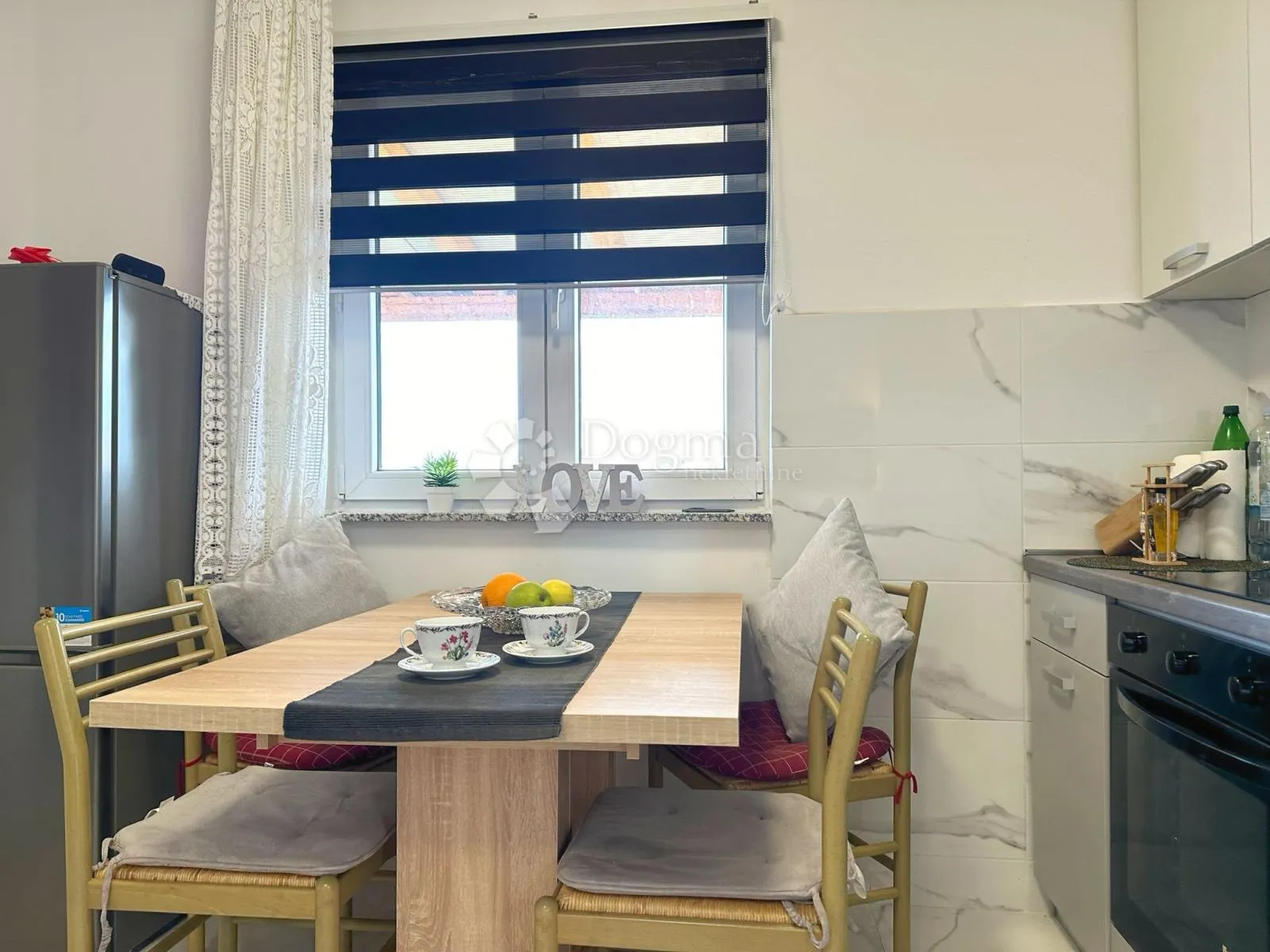 renovirana namještena prizemnica s prostranom okućnicom - slika 7