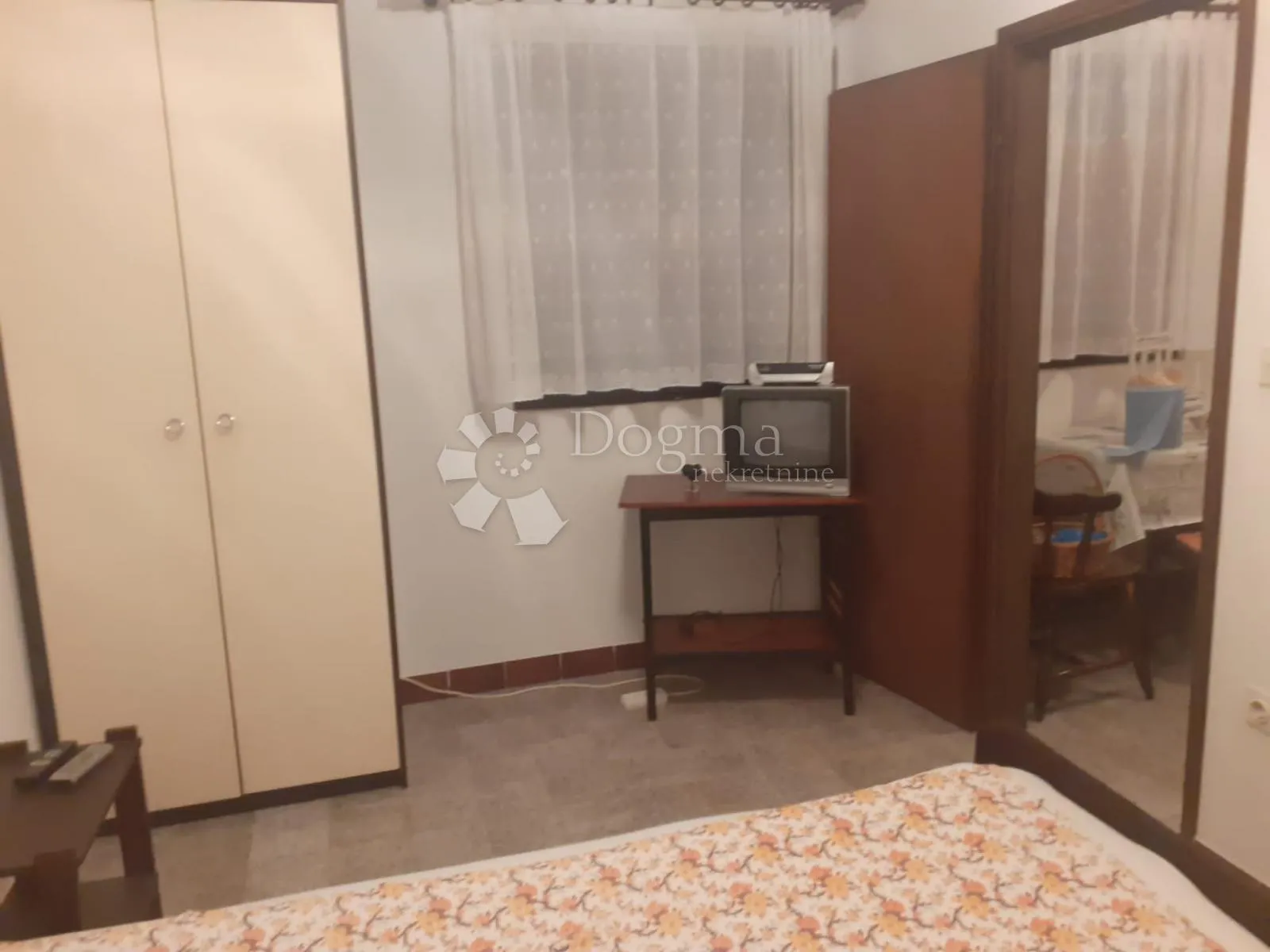 kuća na otoku ugljanu, hitno - slika 10