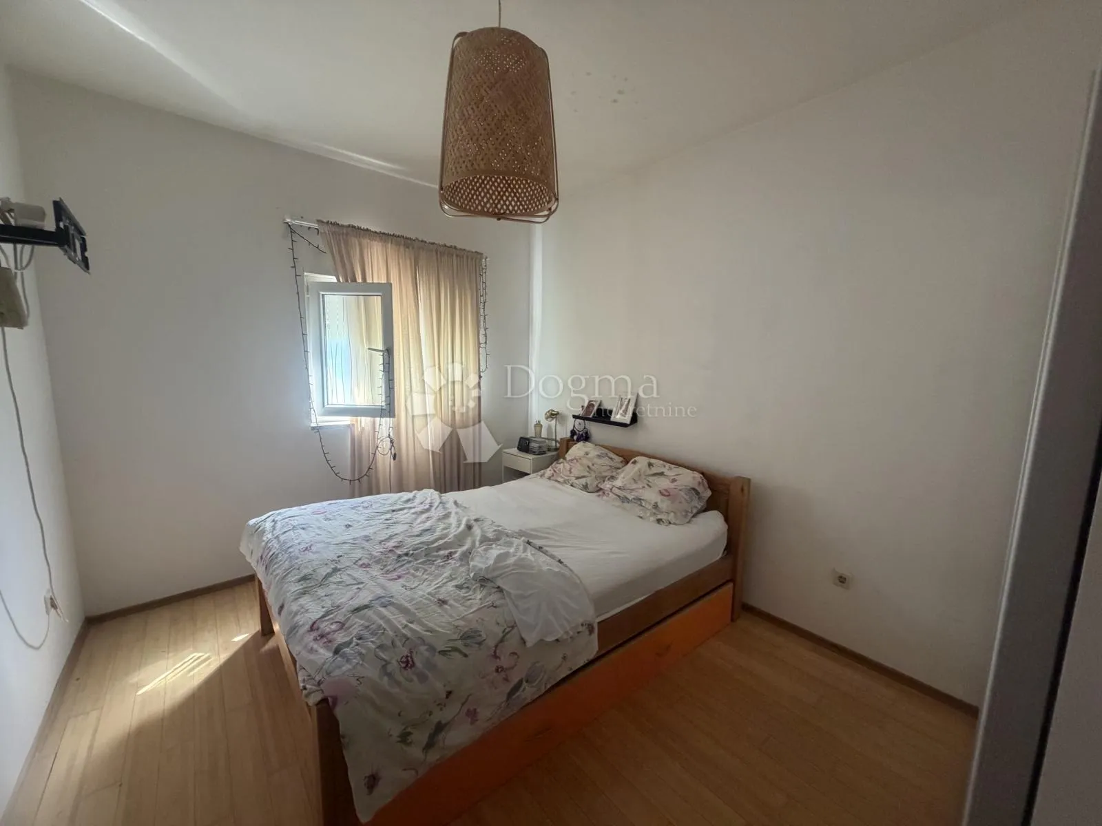 stan sa terasom i vrtom na korištenje - slika 8