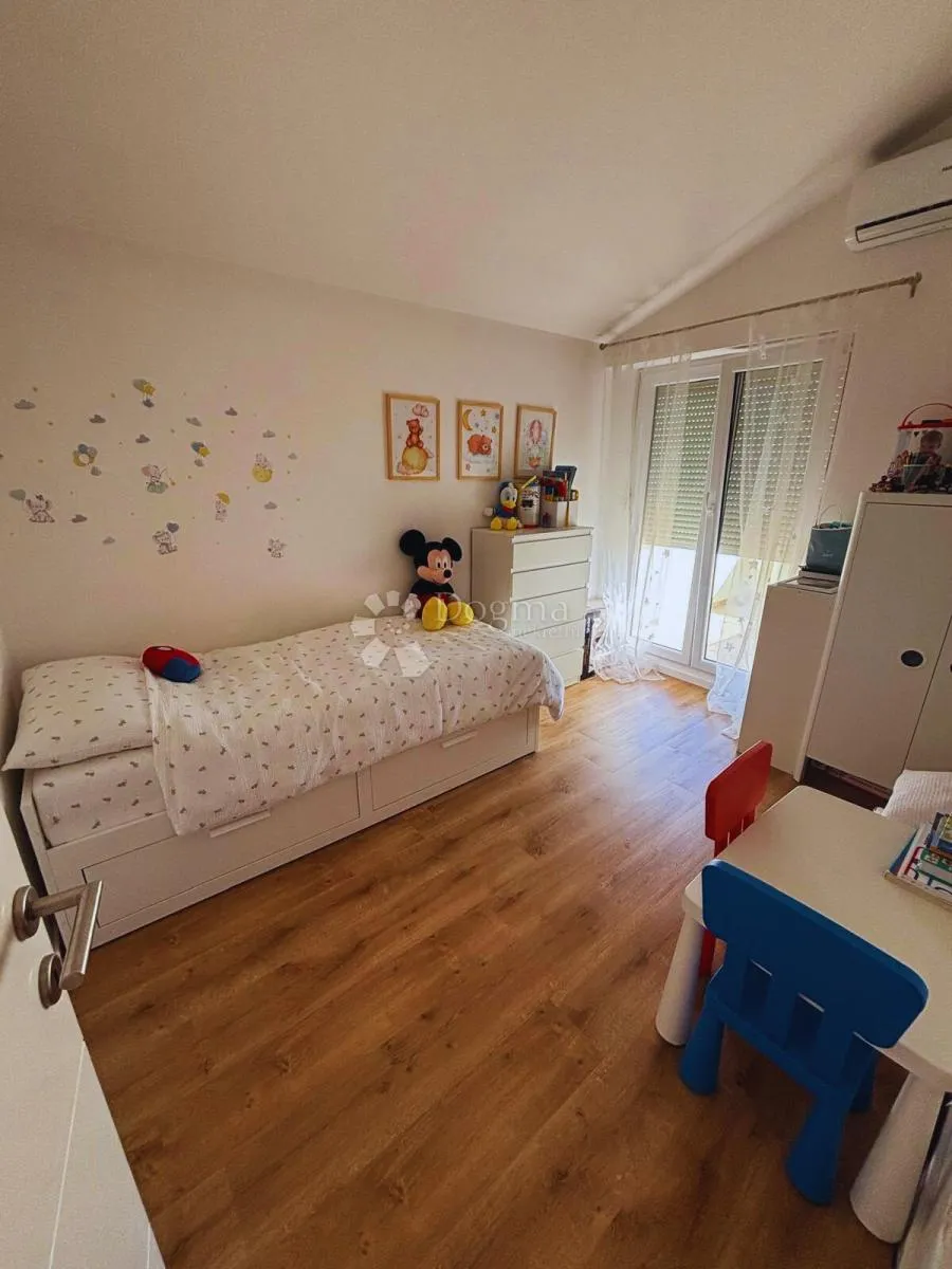investicijska prilika u žnjanu – 119 m², 2 stana u jednom, 2 parkinga - slika 13