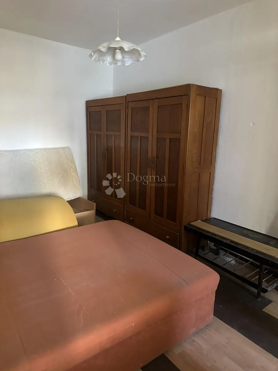 šibenik, stan u centru s poslovnim prostorom, za adaptaciju - slika 6