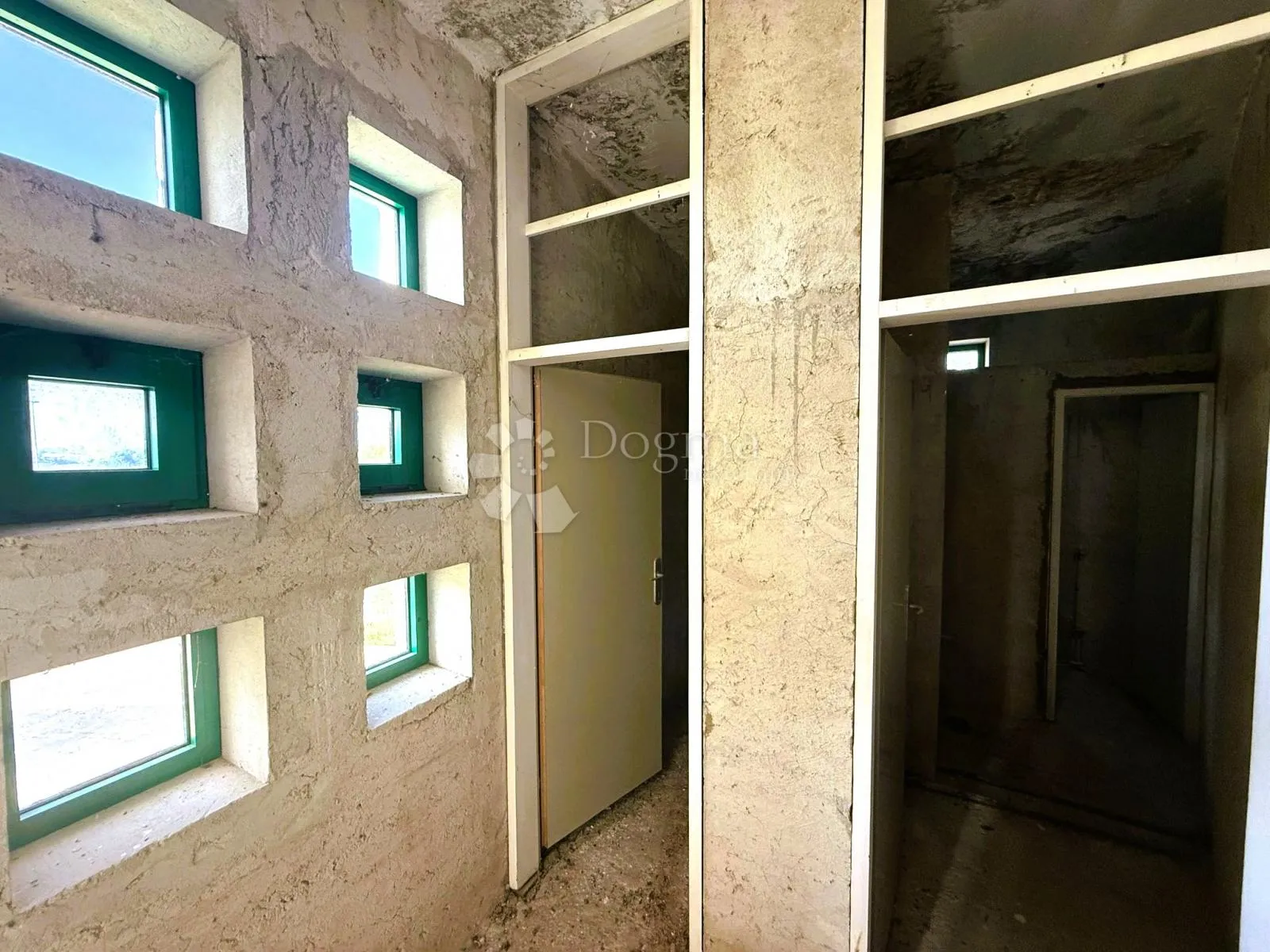 prodaje se motel s poslovnim prostorom - slika 5