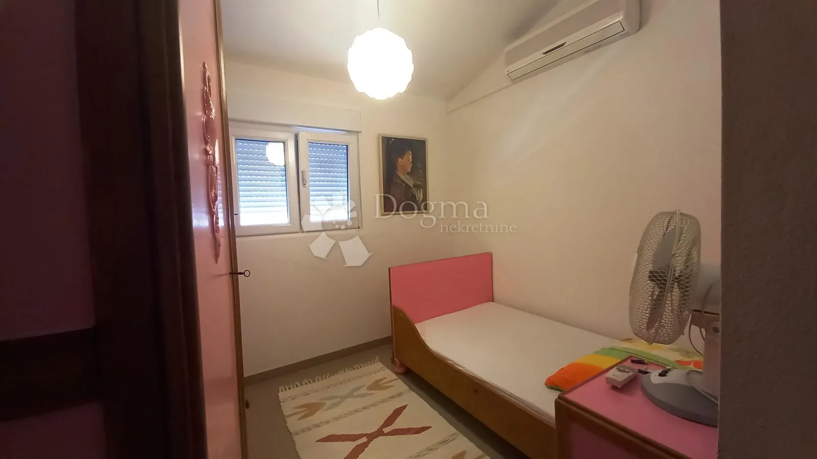 trosoban stan makarska - slika 11
