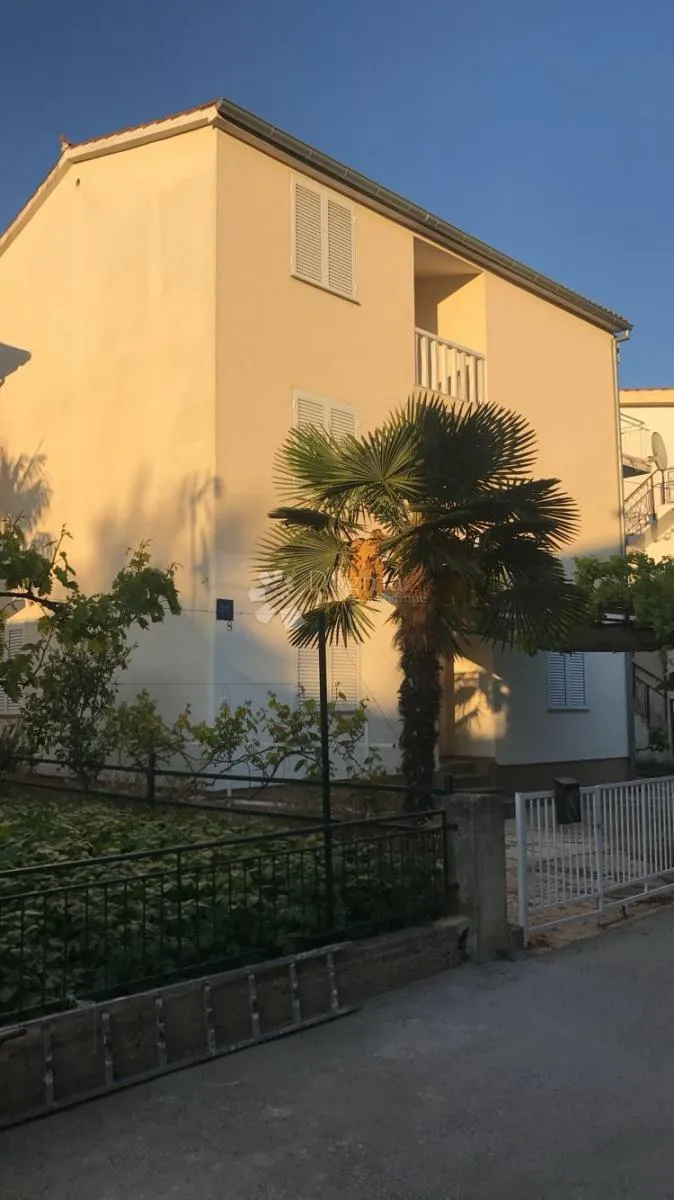 vodice – kuća s 6 apartmana blizu mora - slika 40