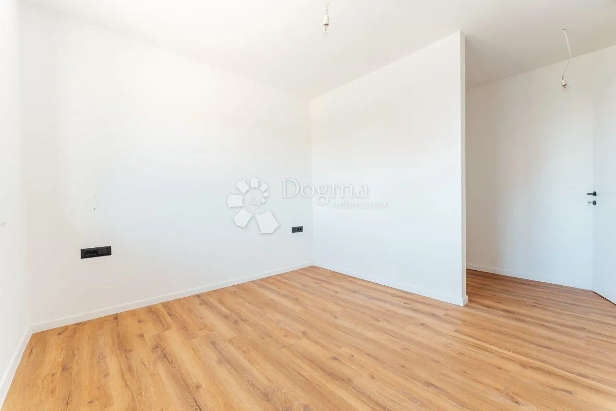 petrčane - s1 troetažni stan s pogledom na more, vrt, krovna terasa - slika 12