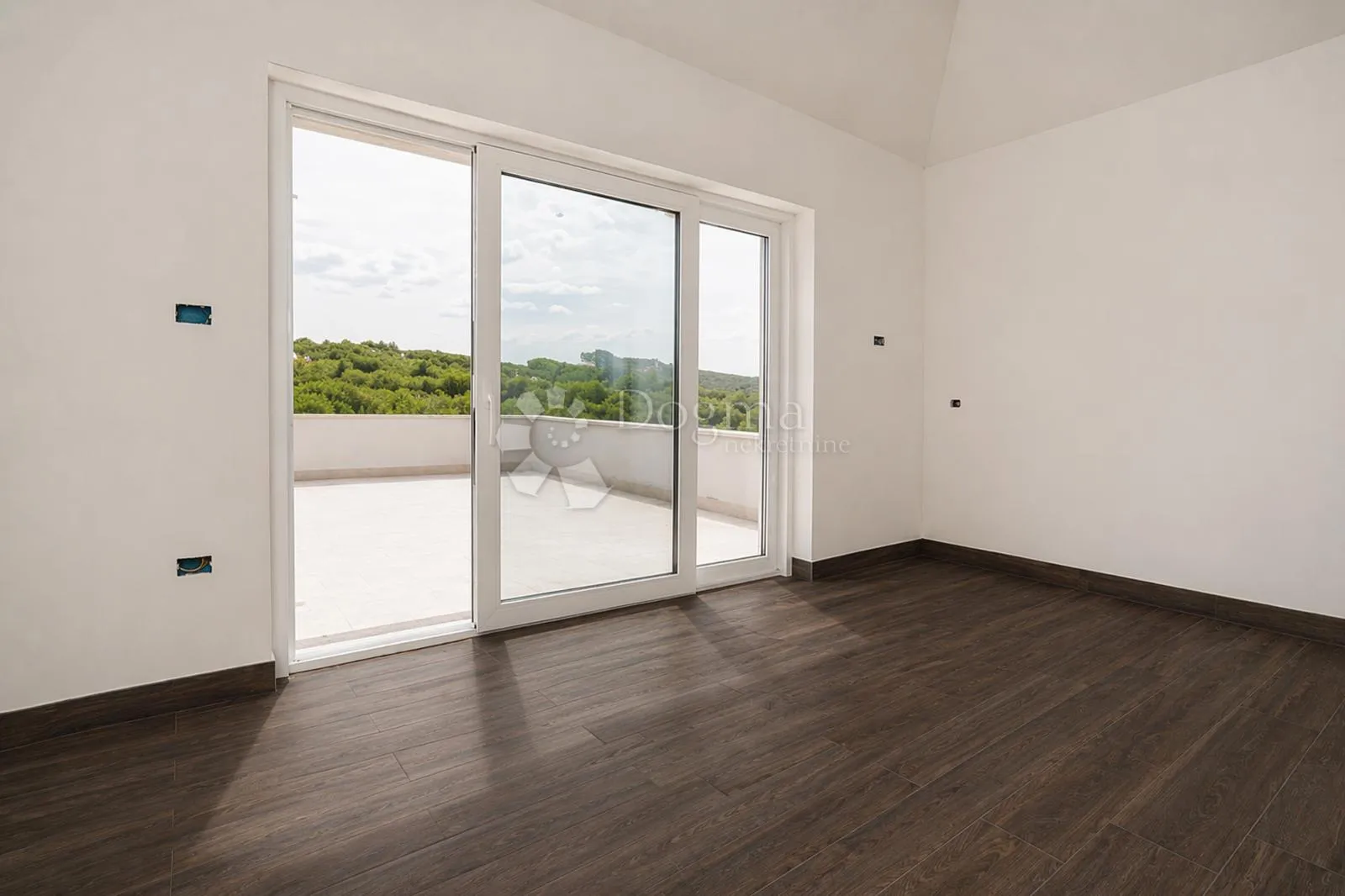 istarska vila s panoramskim otvorenim pogledom prema moru - slika 11
