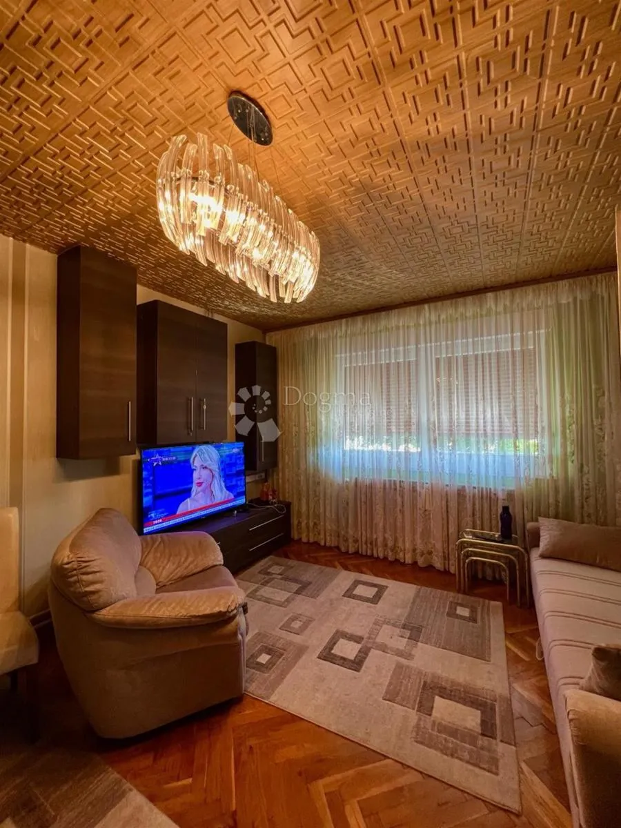 prilika - kuća u negoslavcima s velikim zemljištem - slika 8