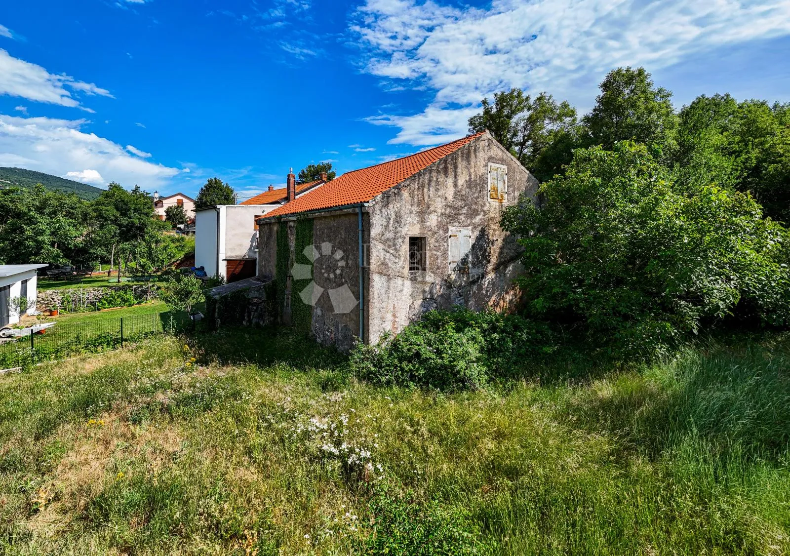 kuća/starina sa prostranom okućnicom! - slika 1