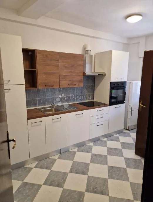 maksimir kuća 300m2 - slika 3