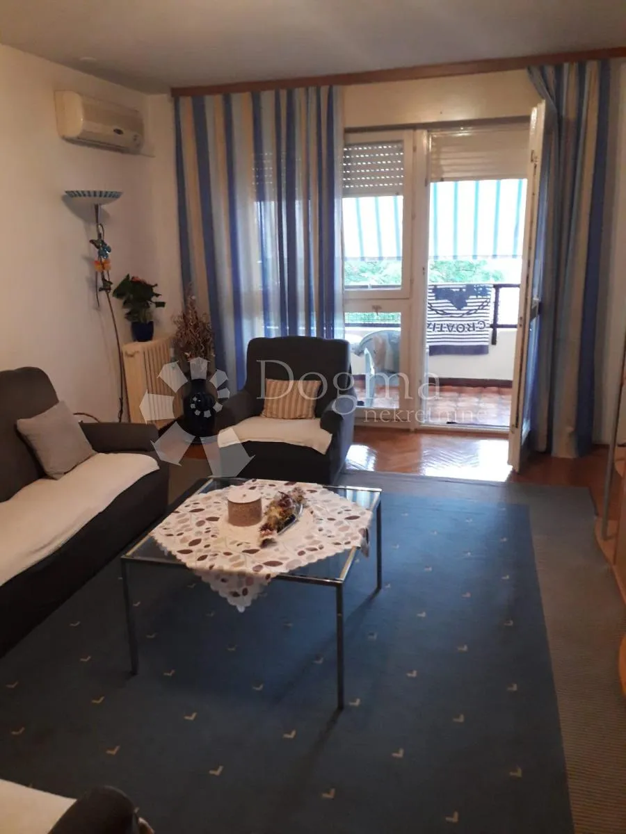 zadar - bili brig - veliki stan s tri spavaće sobe - slika 1
