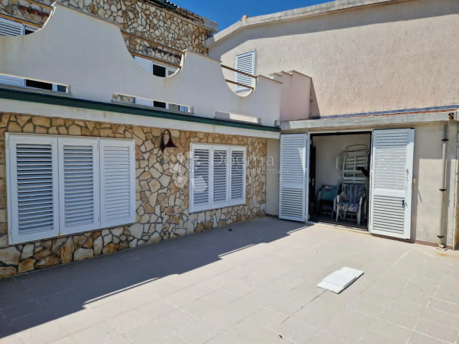 pag - kuća s 2 apartmana 282,80 m2 - 250 m od mora - slika 30