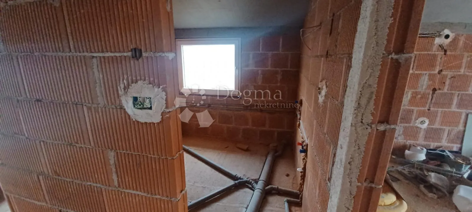 prodaja kuće – karin, odlična lokacija, 250 m od mora - slika 3