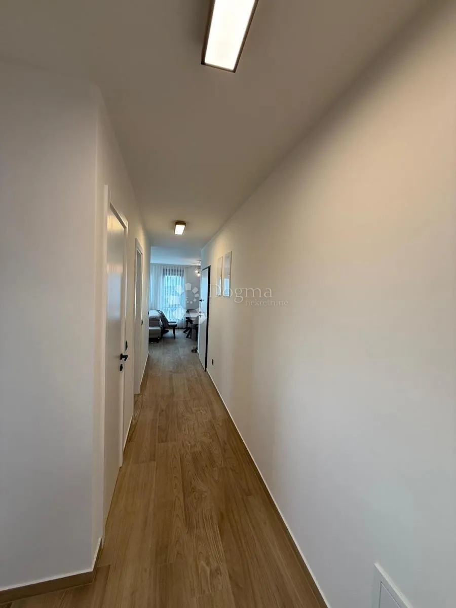 luksuzan namješten penthouse s pogledom na more - slika 15
