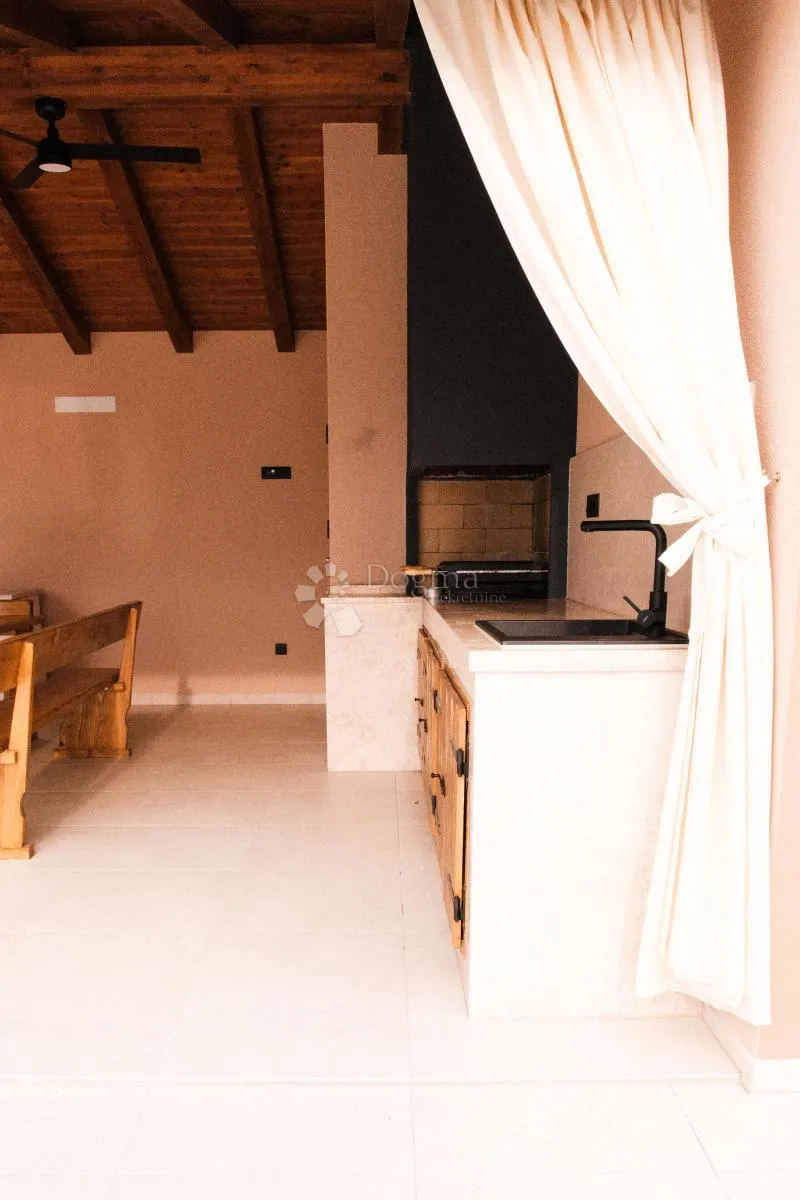 poreč okolica – moderna vila s bazenom i 4 spavaće sobe - slika 48