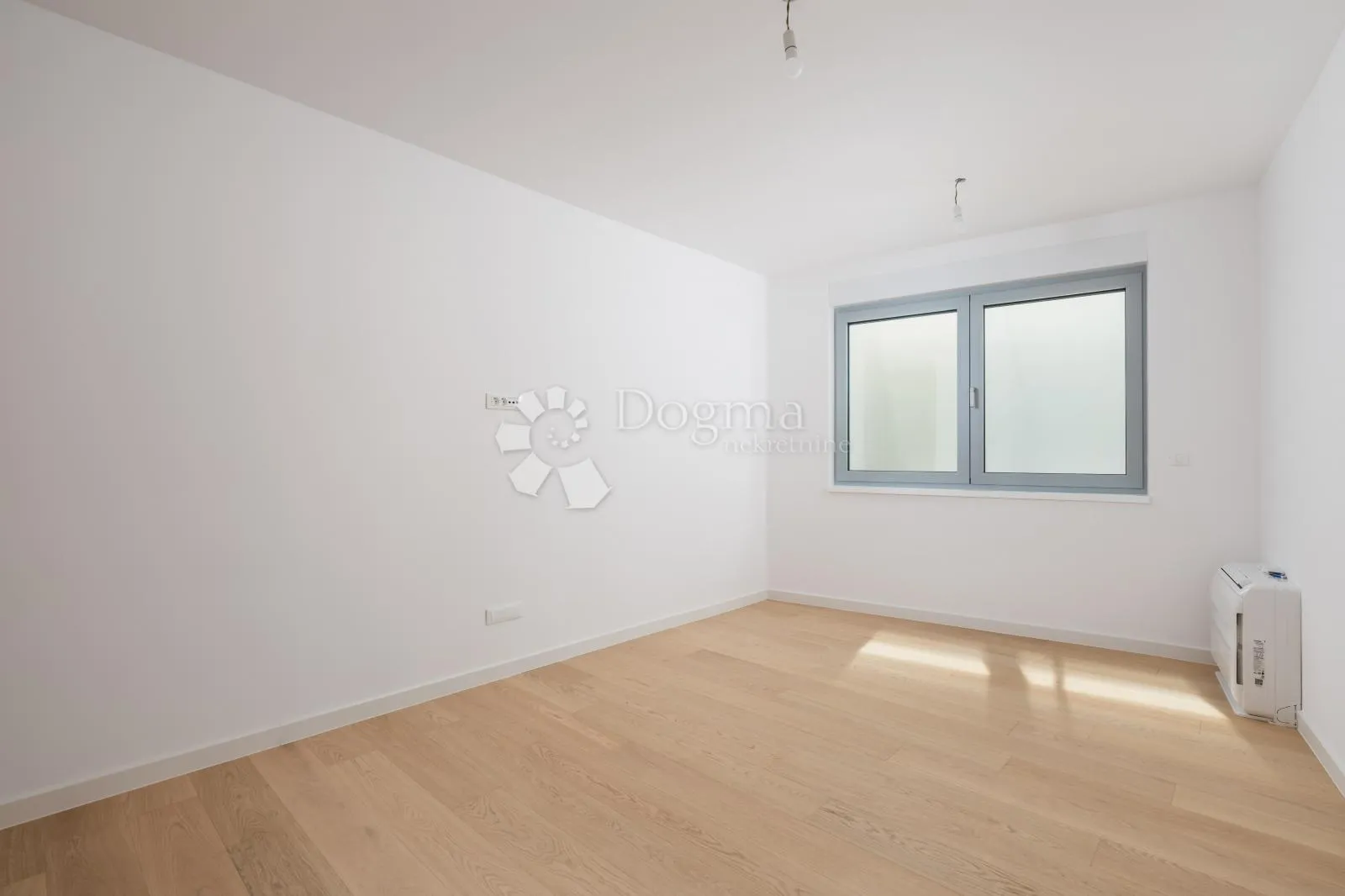 opatija centar stan 103 m2 - slika 8