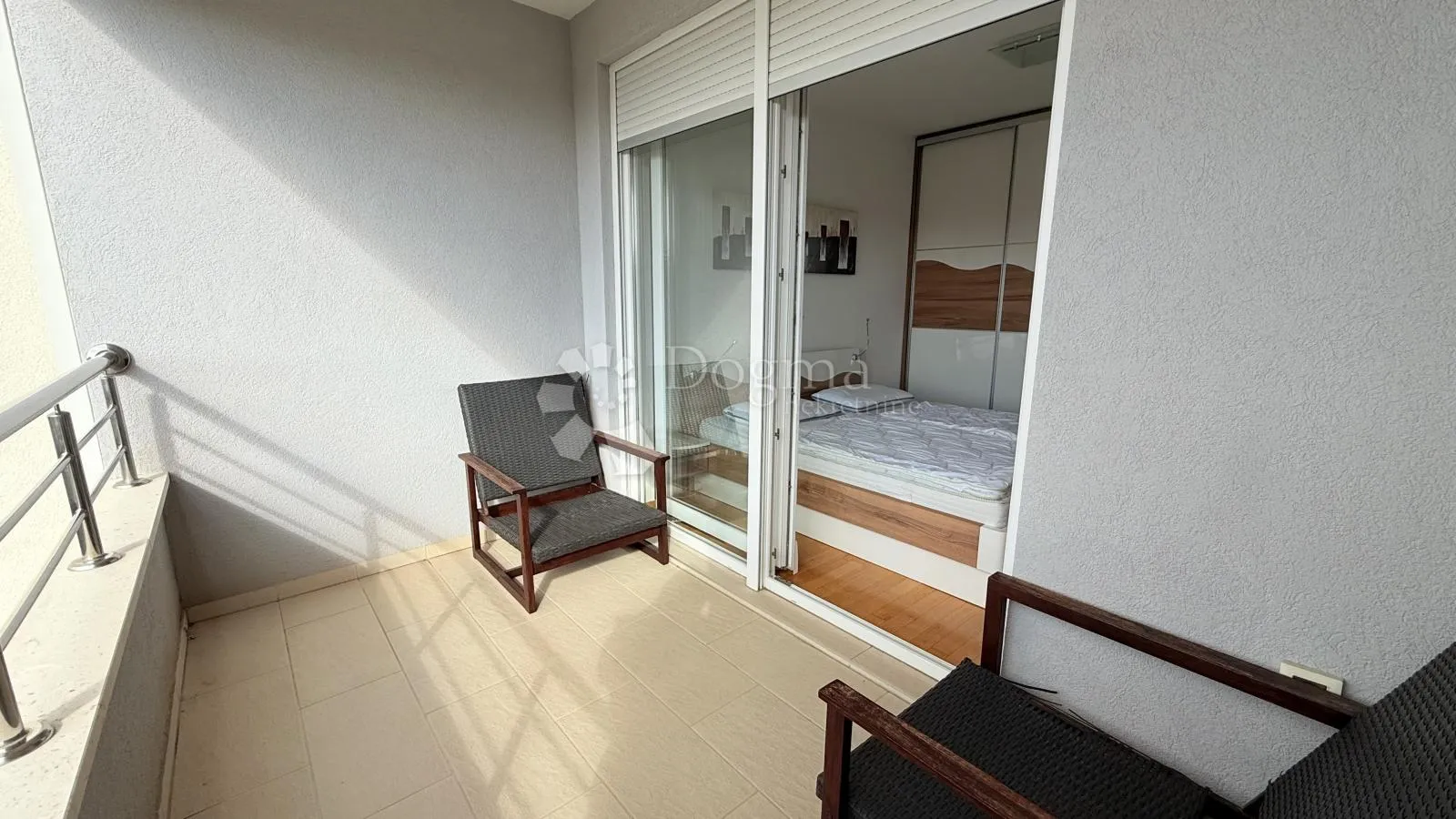 penthouse u baškoj vodi – dvoetažni, kompletno namješten - slika 31