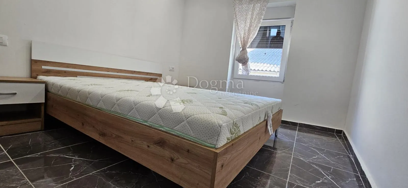 atraktivna kuća sa 4 spavaće sobe - slika 28