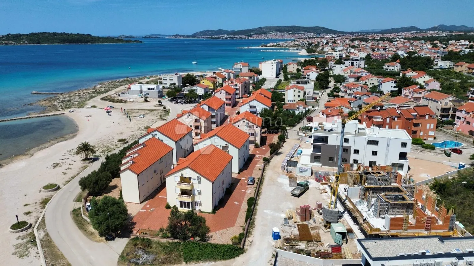 srima-ekskluzivna novogradnja 50 m od mora ,dvije spavaće sobe, vrt i pogled na more - slika 11