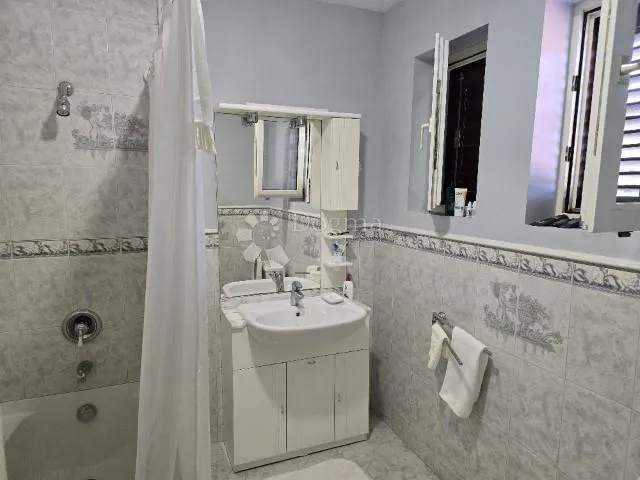 kraljevica,odlična kuća,uređena,namještena - slika 26