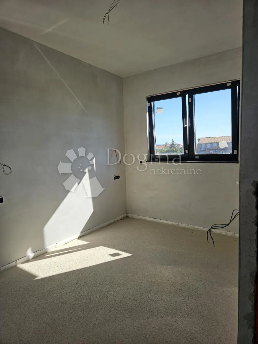 luksuzna novogradnja 20 metara od mora - slika 15