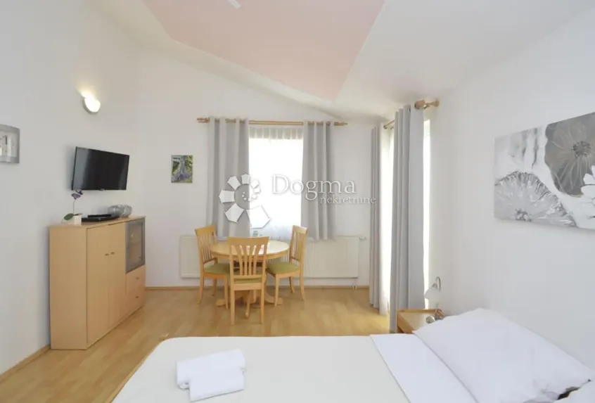 kuća sa apartmanima i bazenom u blizini fažane čeka na vas! - slika 12