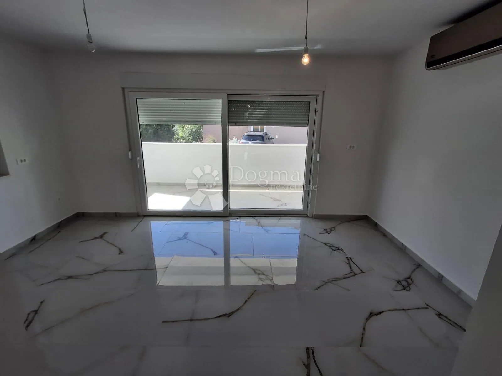 dvoetažni apartman u palitu sa prekrasnom krovnom terasom - slika 19
