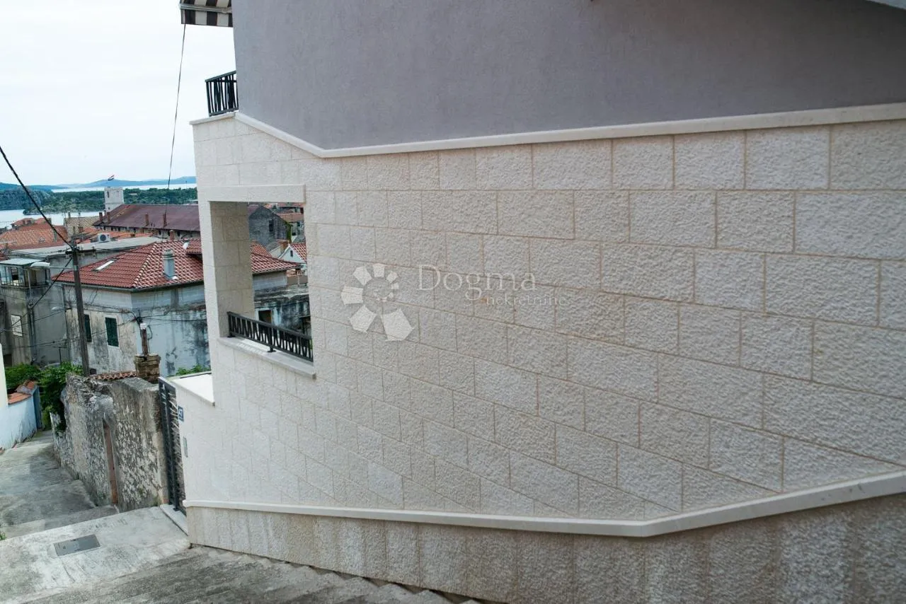 šibenik centar grada prekrasna kuća sa preljepim pogledom - slika 12