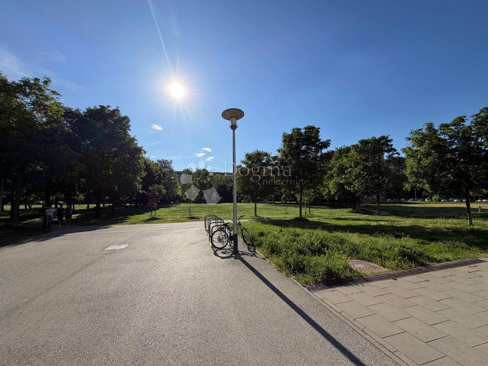 savica, moderan 2-soban stan, prvi najam! - slika 17