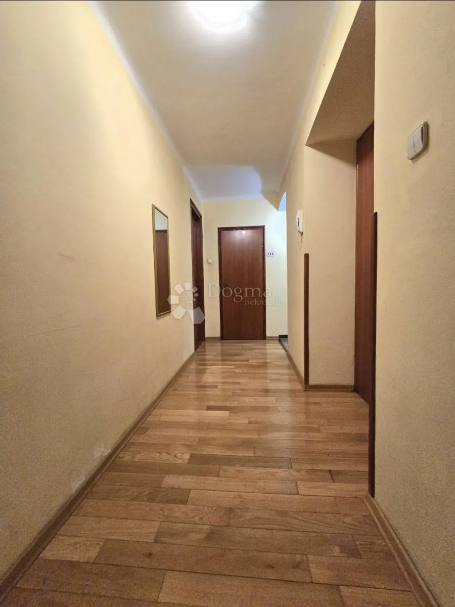 komforan stan 110 m² u centru rijeke - slika 3