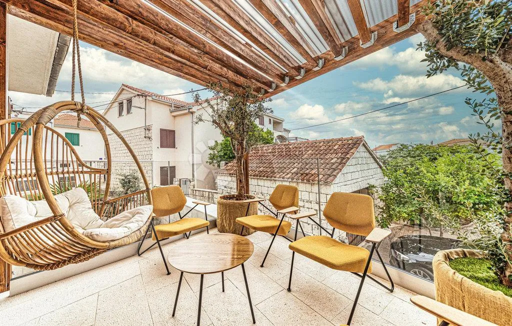 predivna kamena kuća sa bazenom - slika 21