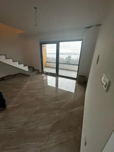 predivna samostojeća kuća sa panoramskim pogledom na more - slika 2
