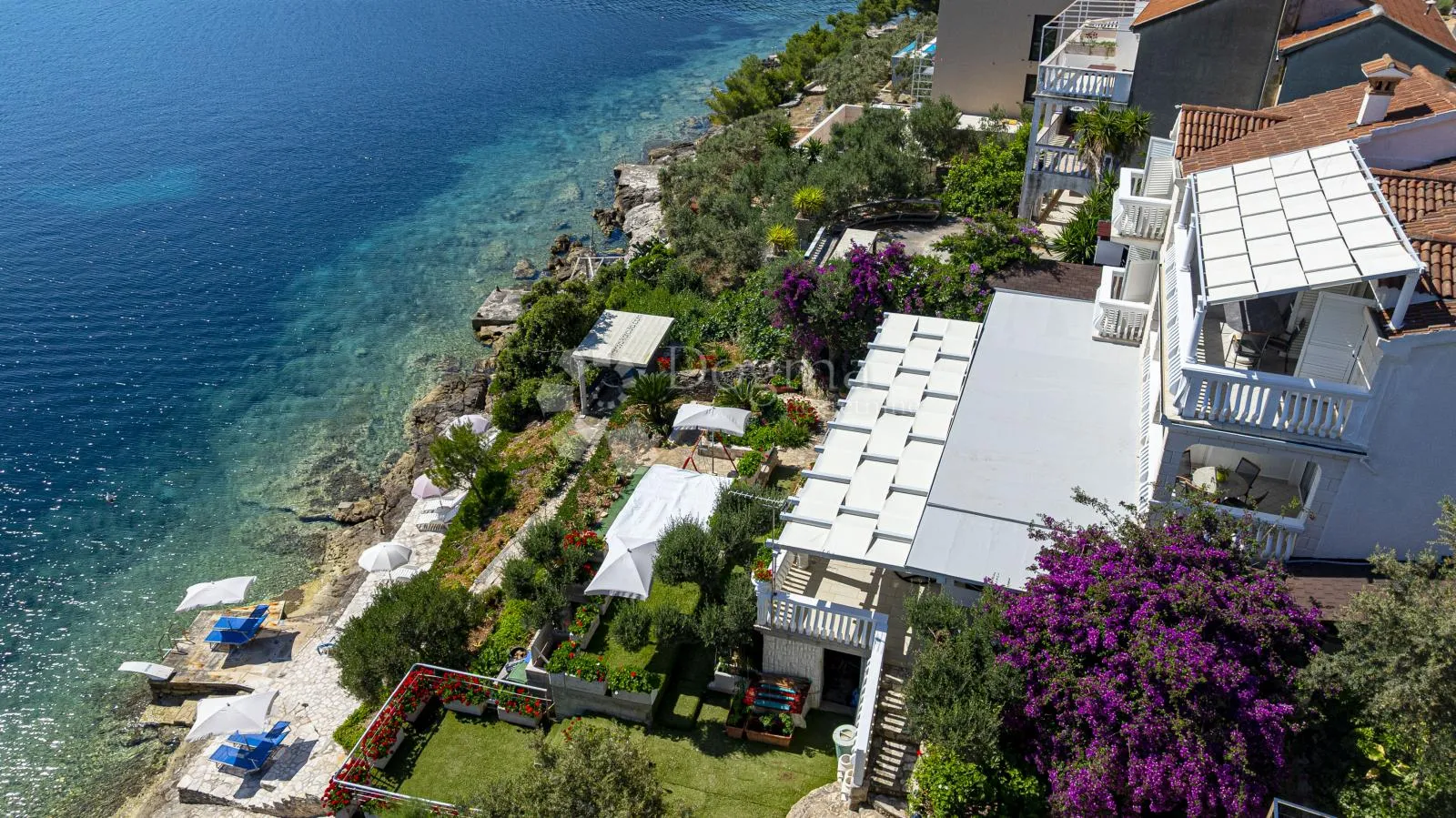 prvi red do mora: samoodrživa apartmanska vila s uhodanim poslovanjem – vela luka, korčula - slika 24