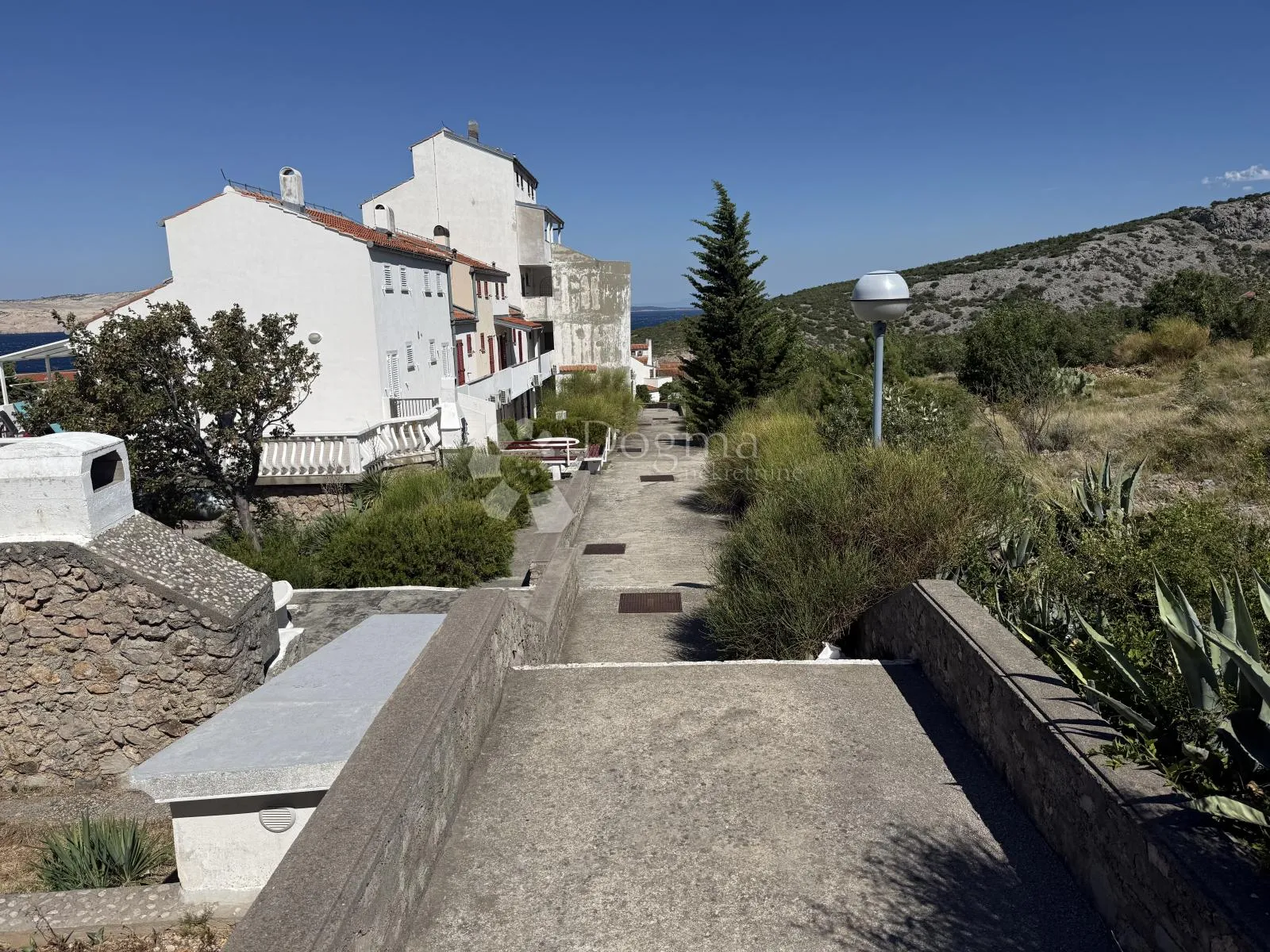 apartman dvoetažni stinica velika terasa pogled more - slika 25