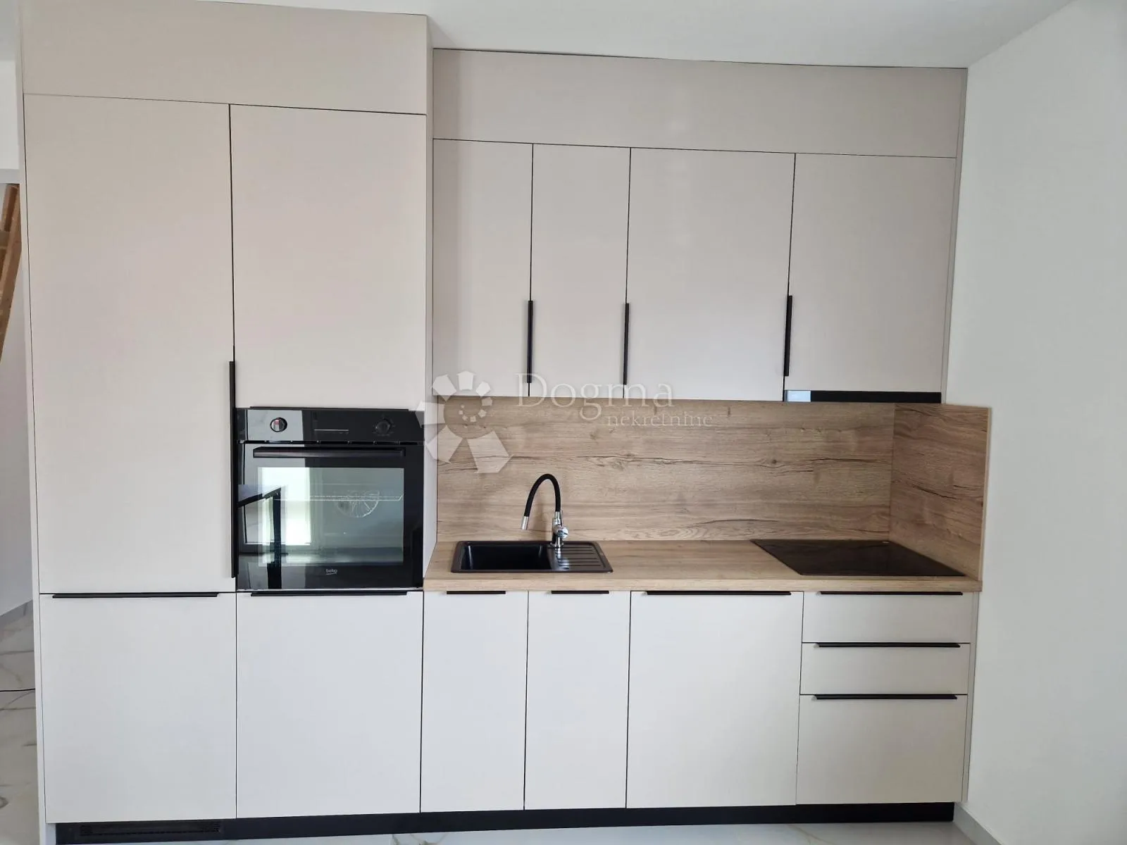 dvoetažni apartman u palitu sa prekrasnom krovnom terasom - slika 11