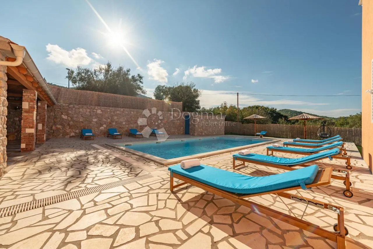 predivna mediteranska vila s bazenom na otoku pašmanu - slika 12