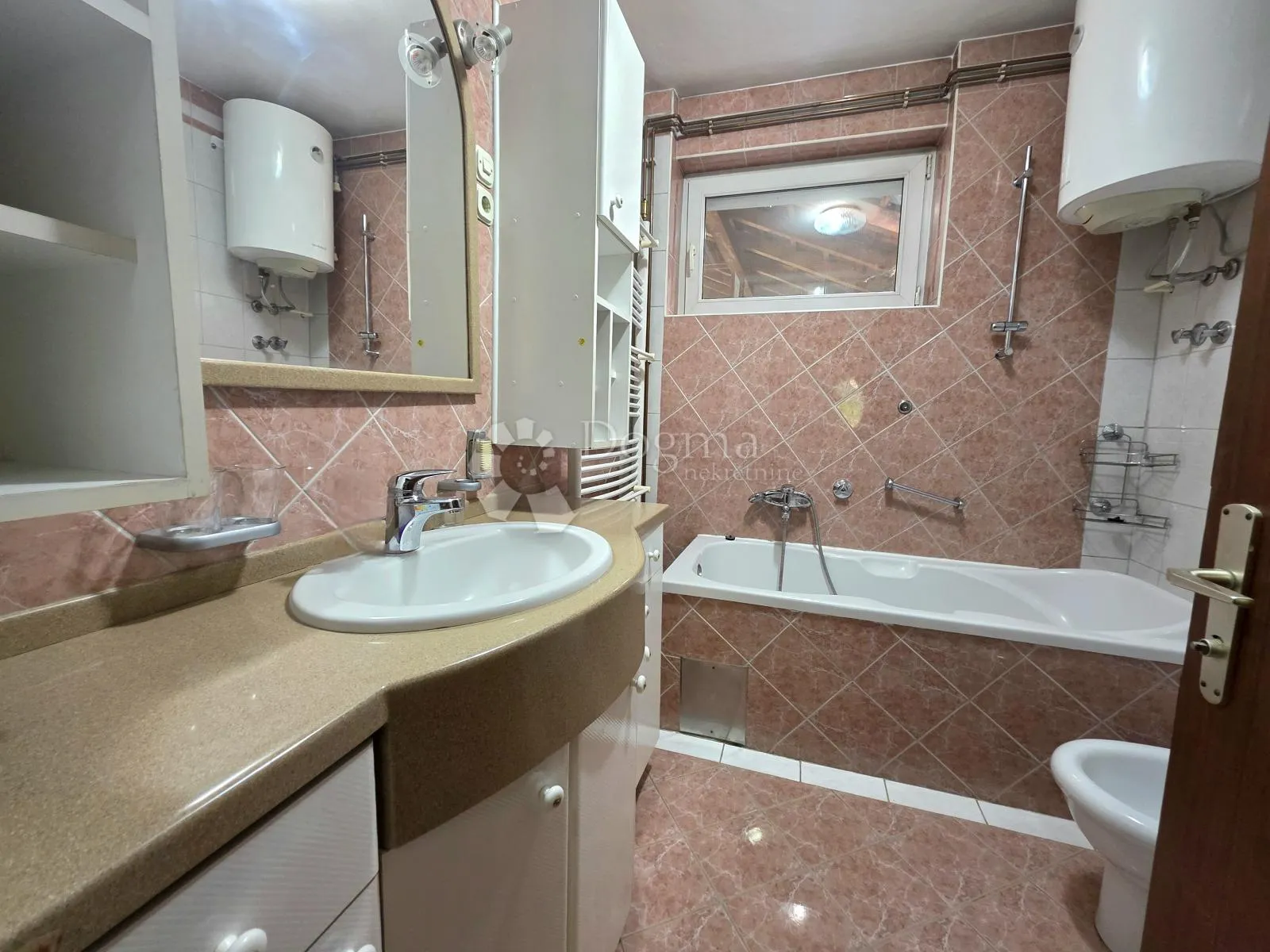 prodaja, kuća, karlovac, nkp 304m², švarča - slika 10
